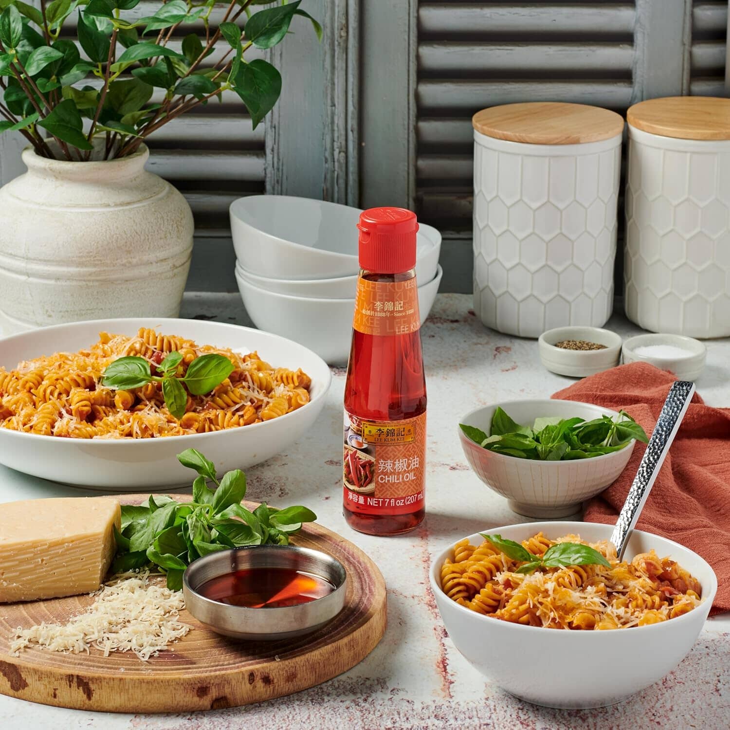 Lee Kum Kee Chili Oil (7 oz - 1 Pack), Crafted from Dried Chili Peppers and Soybean Oil, Spicy, Perfect for Dipping, Cold Dishes, Sichuan and Hunan Dishes Snackathon Foods 